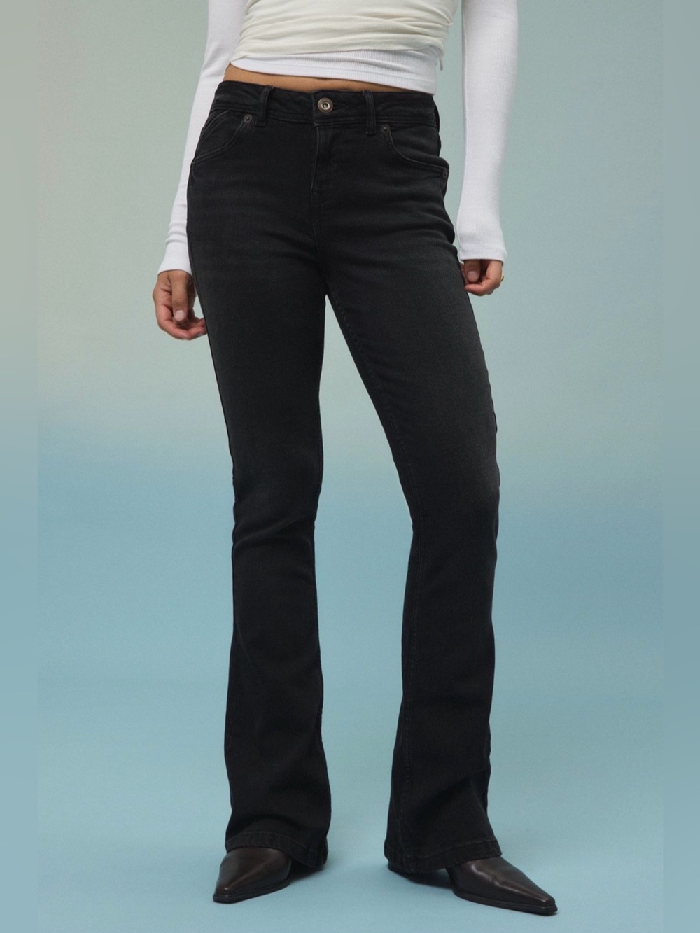 BDG Urban Outfitters Low Rise Black Denim Womens Flare Jeans, Washed Black, 28 L
